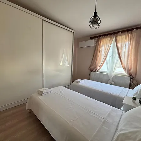 Oezguen Seferihisar