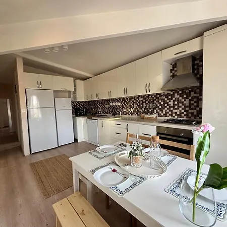 Oezguen Appartement Seferihisar