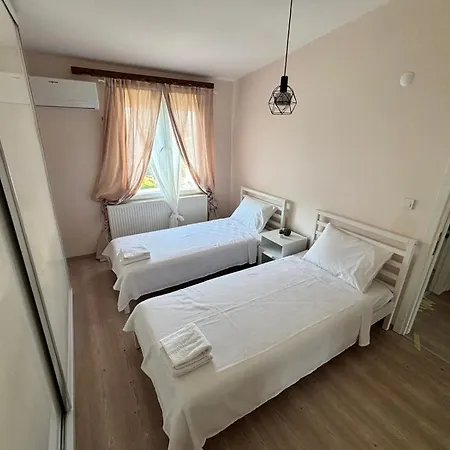 Oezguen Seferihisar